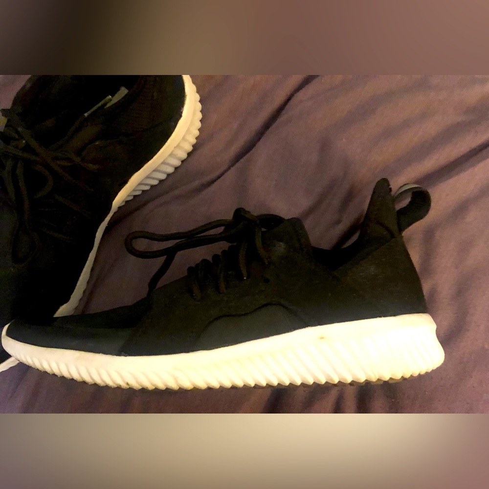 Steve madden size 8 sneakers
